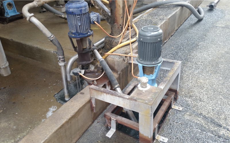 Flooding and waste water removal with RH4 Yardmaster® Pump