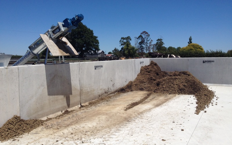 Good management of the large solids bunker allows plenty of storage capacity